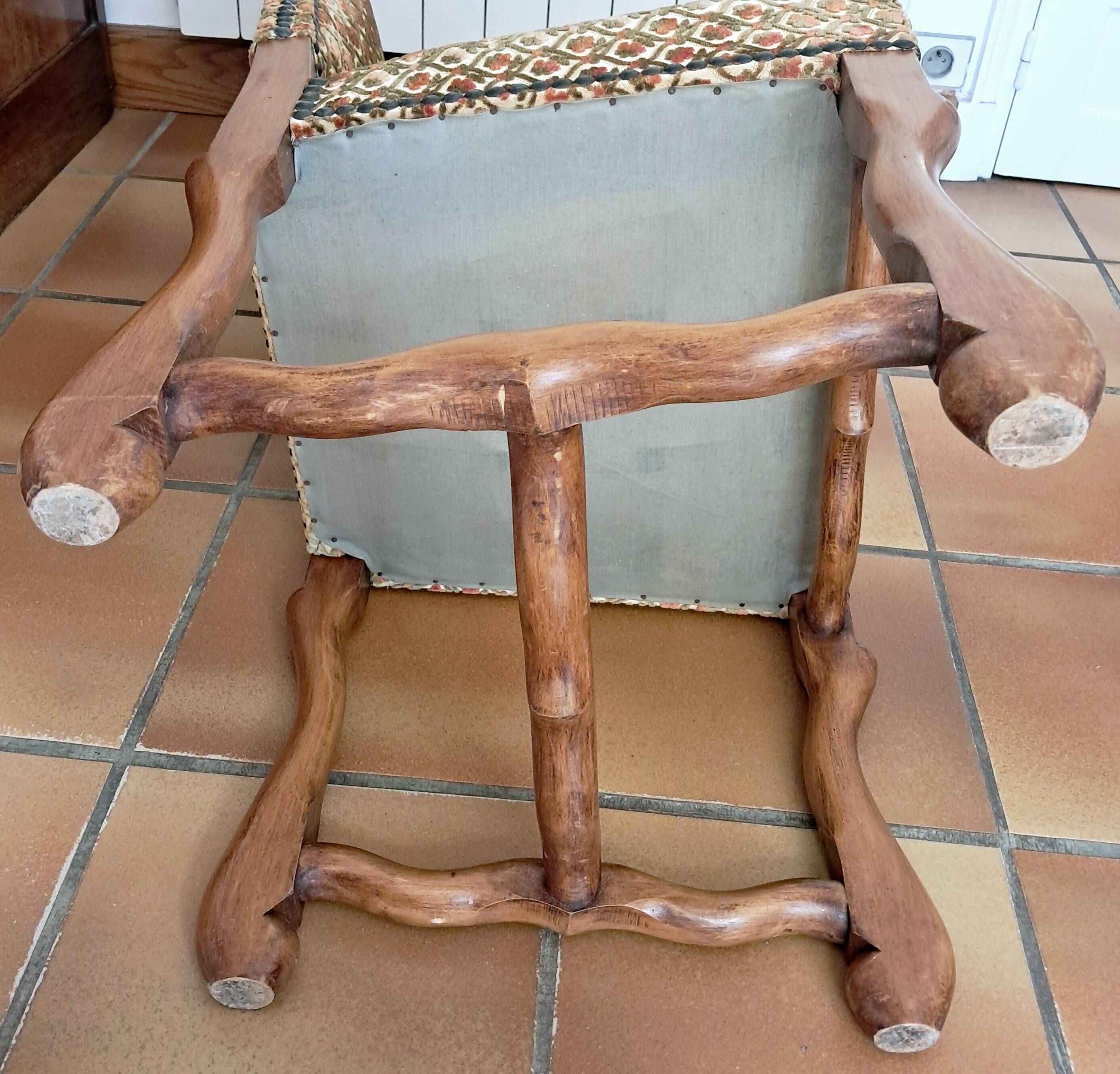 Six French Os De Mouton Style Dining Chairs in Carved Wood