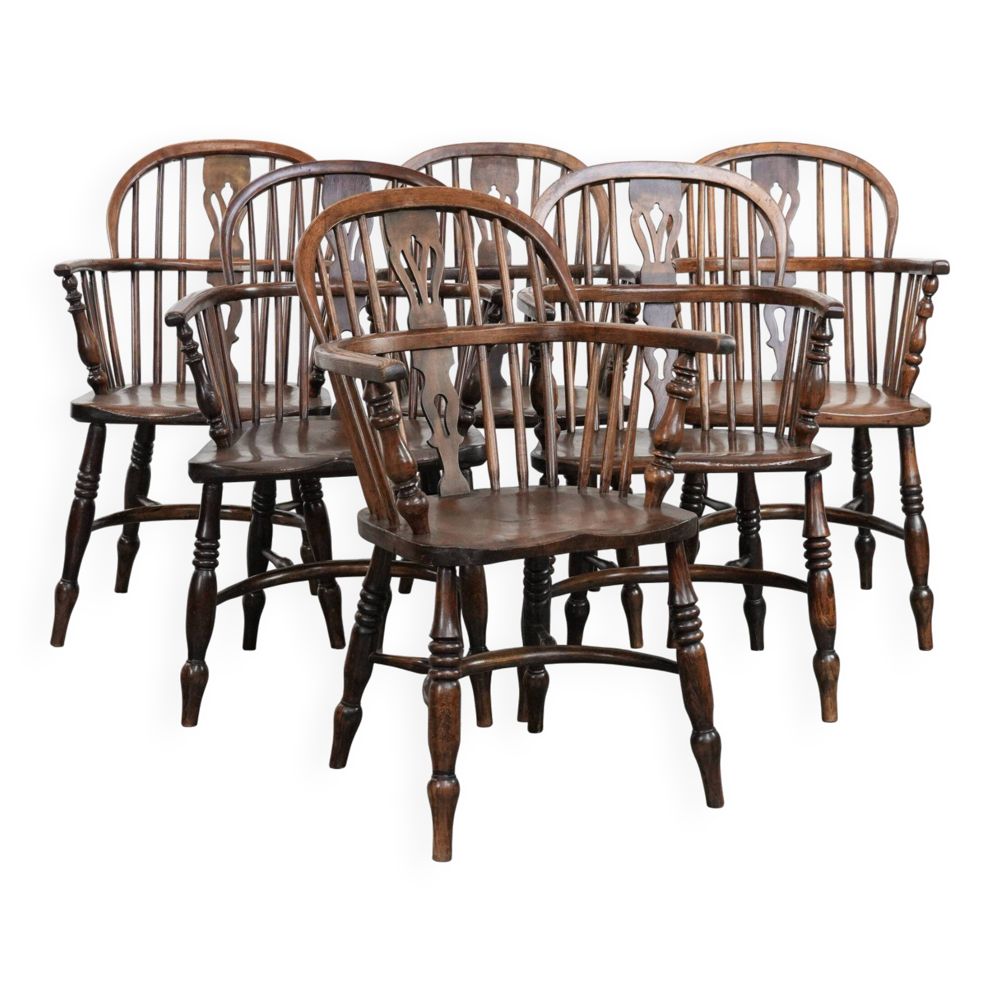 Ensemble de 6 magnifiques chaises Windsor anglaises anciennes avec une belle patine.