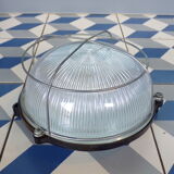 Bakelite porthole wall lamp