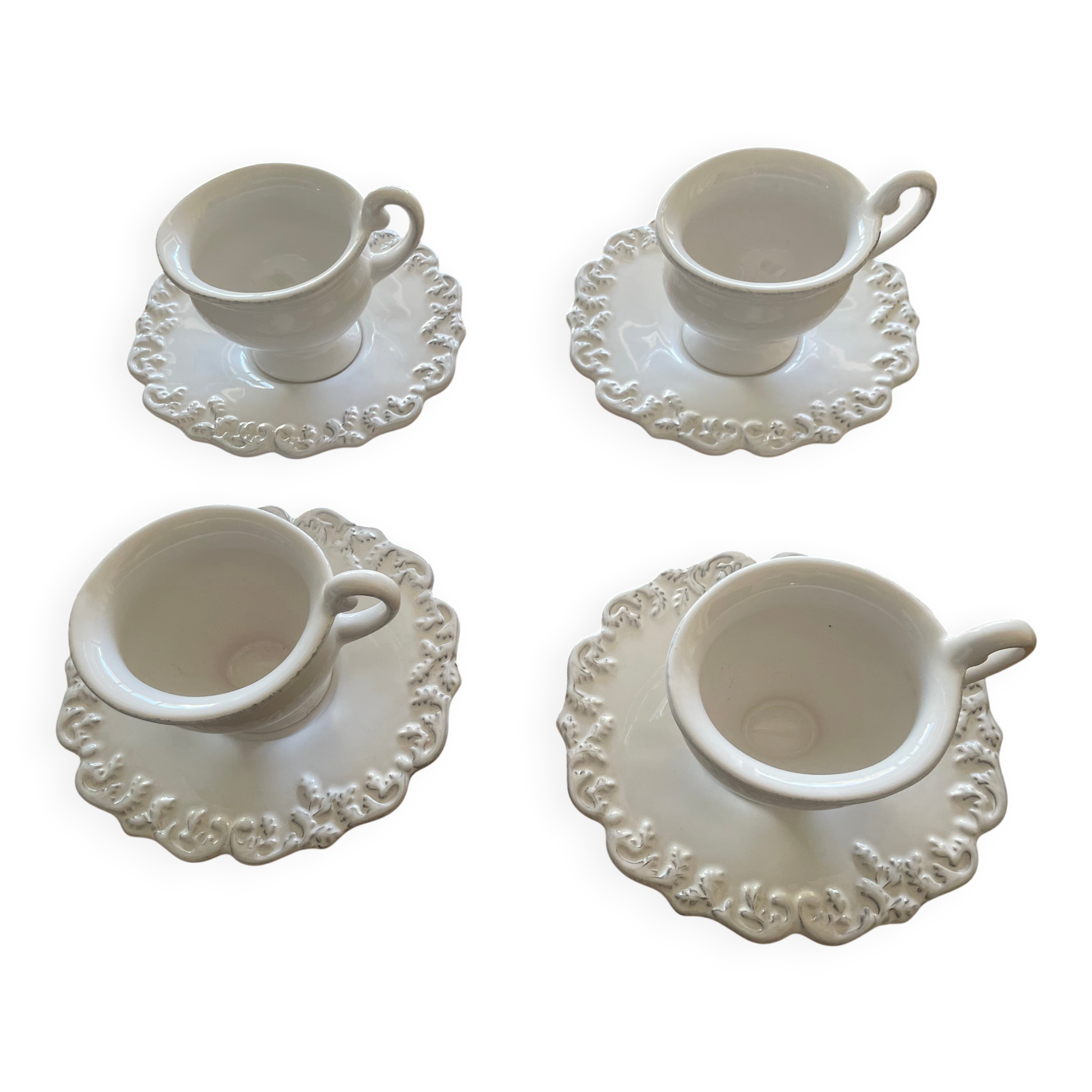 Lot de 4 tasses à thé et leur soucoupes