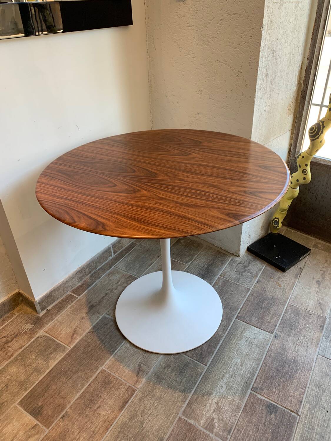 80s tulip dining table