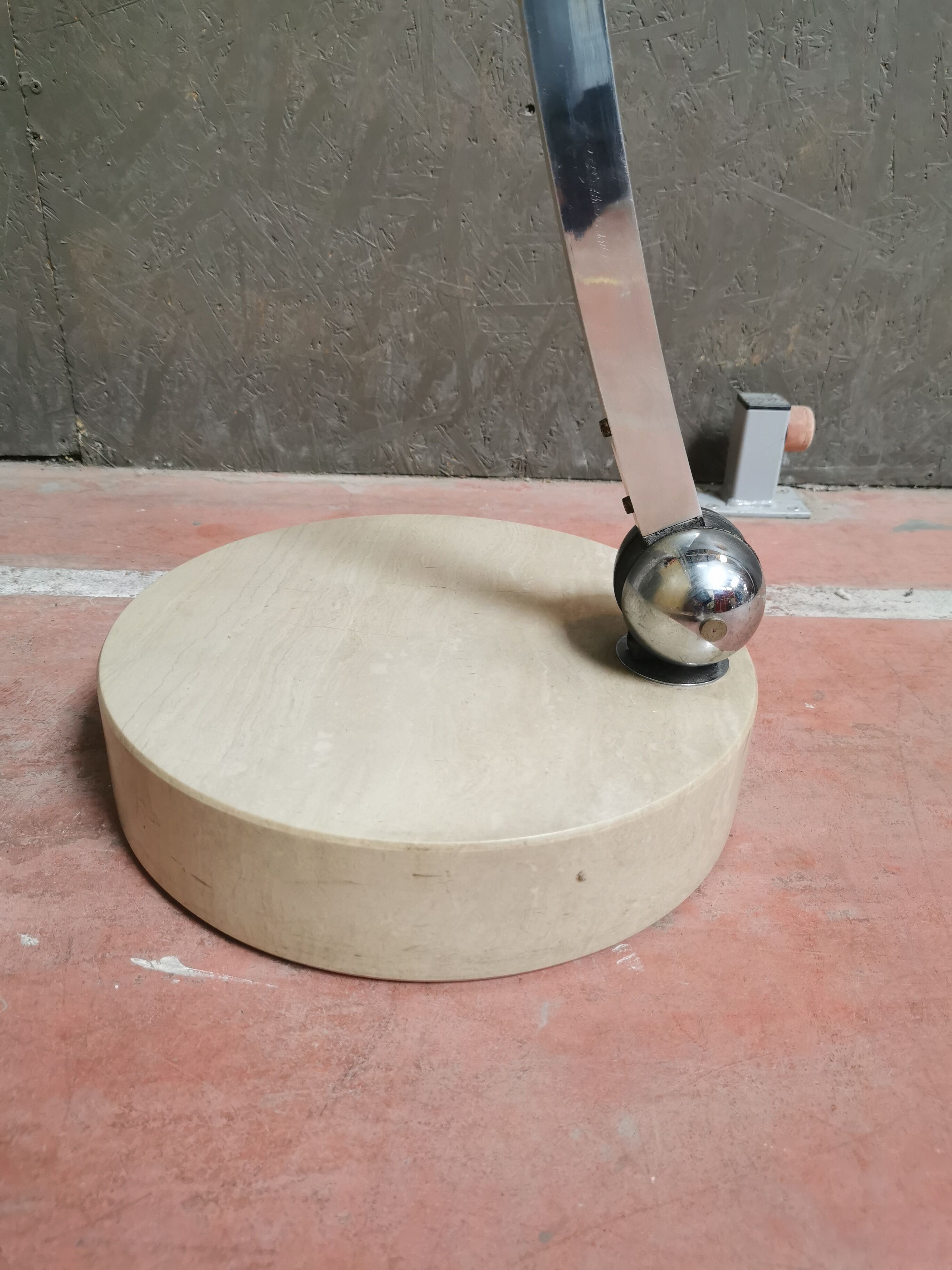 Arc floor lamp by Harvey Guzzini 70s