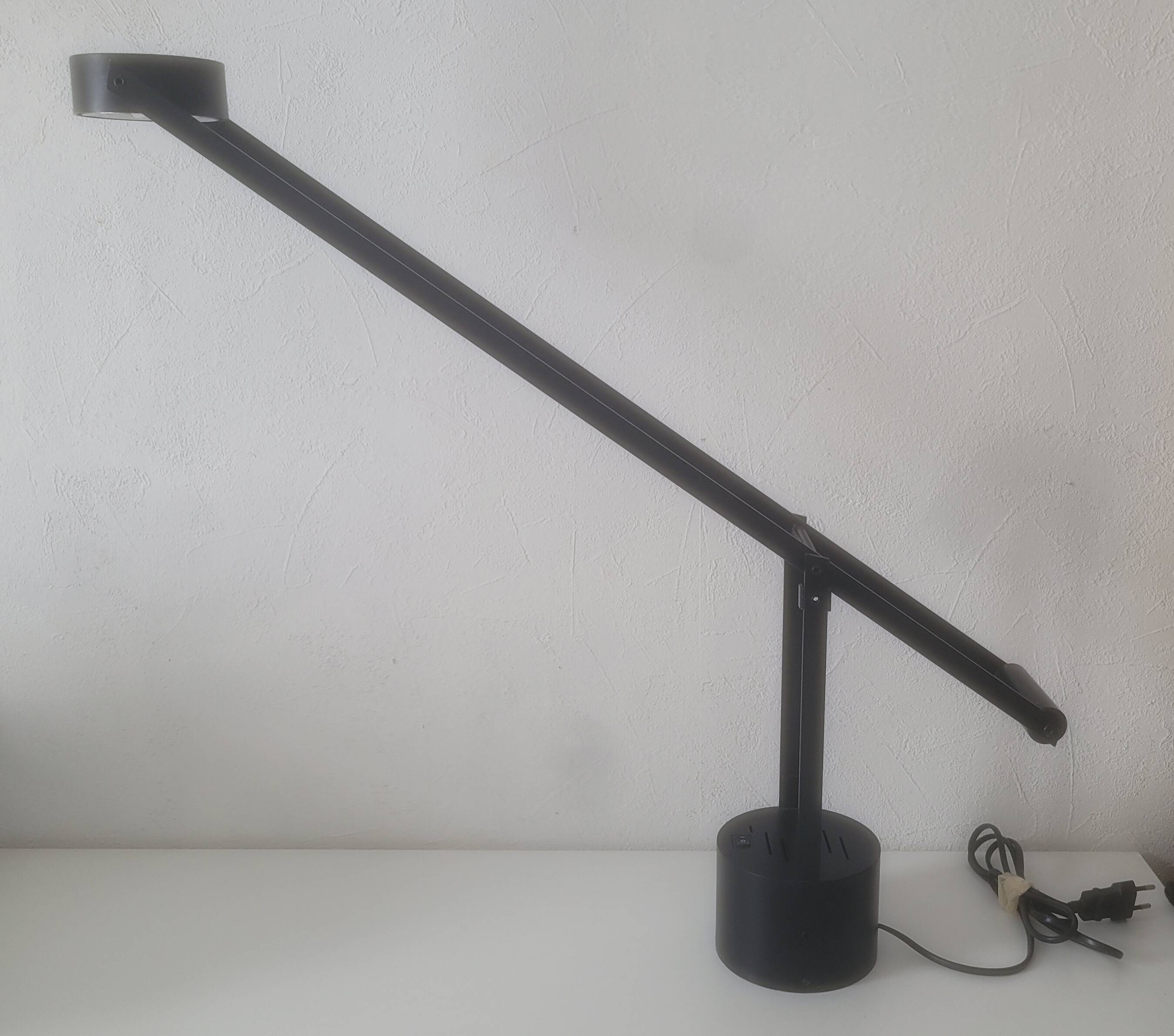 Desk lamp with balance wheel lacri italy
