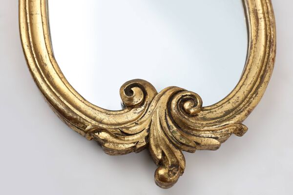 Miroir ovale belge du 20e siècle avec cadre doré de style Louis XV
