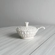 Sucrier ou boîte à condiments, porcelaine blanche