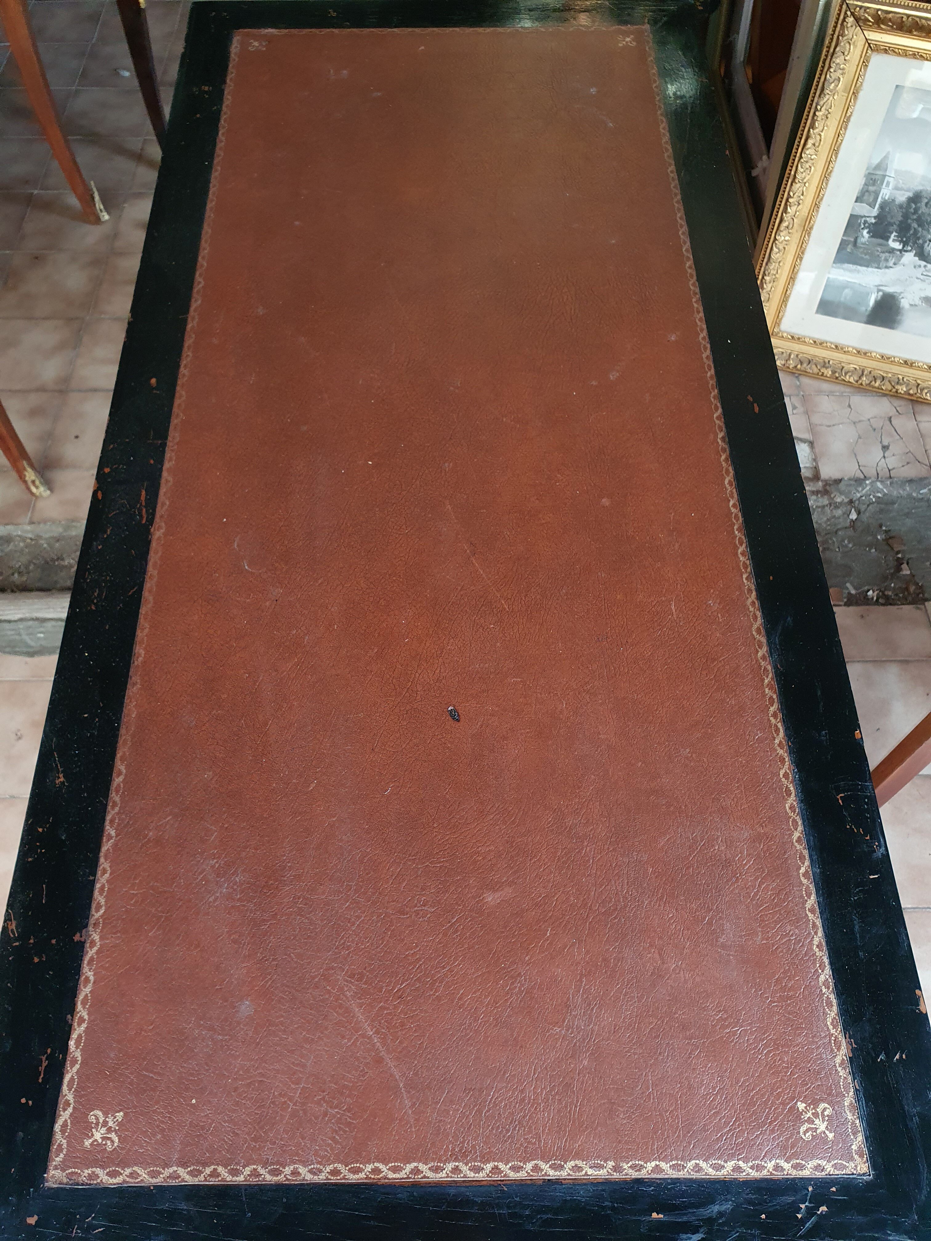 Bureau style Louis XVI - patiné noir - 19ème