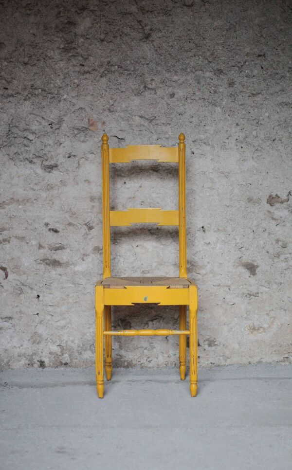 Chaise bois ancienne, chaise bois peinte jaune,chaise assise tressage osier