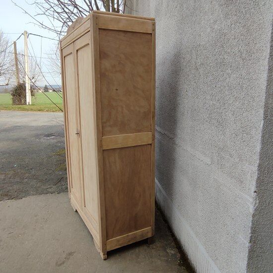 Art deco cabinet in natural wood