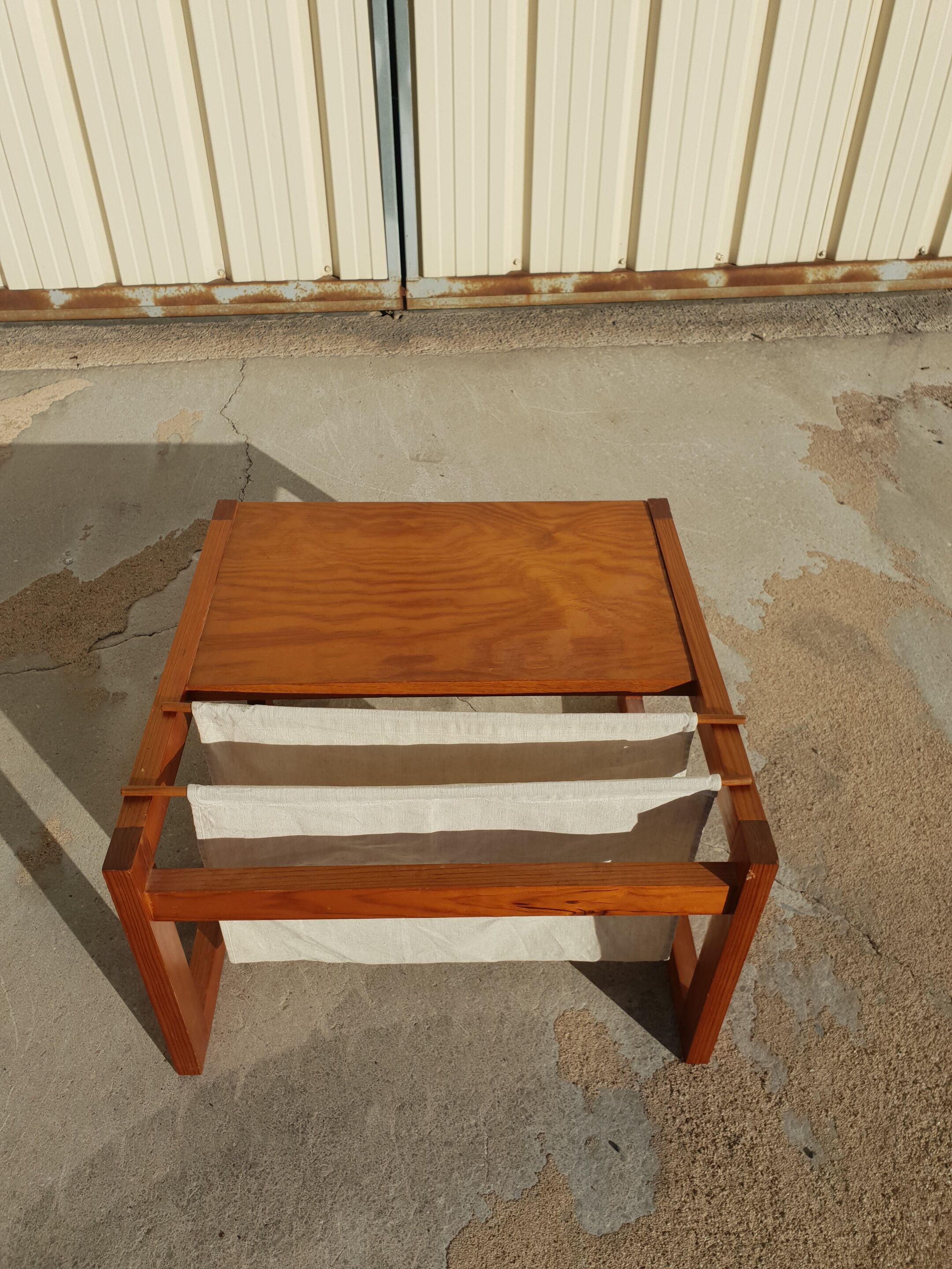 Table basse porte revues scandinave