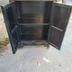Meuble chinois ouvrant à 2 portes laque noire et pierres dures
