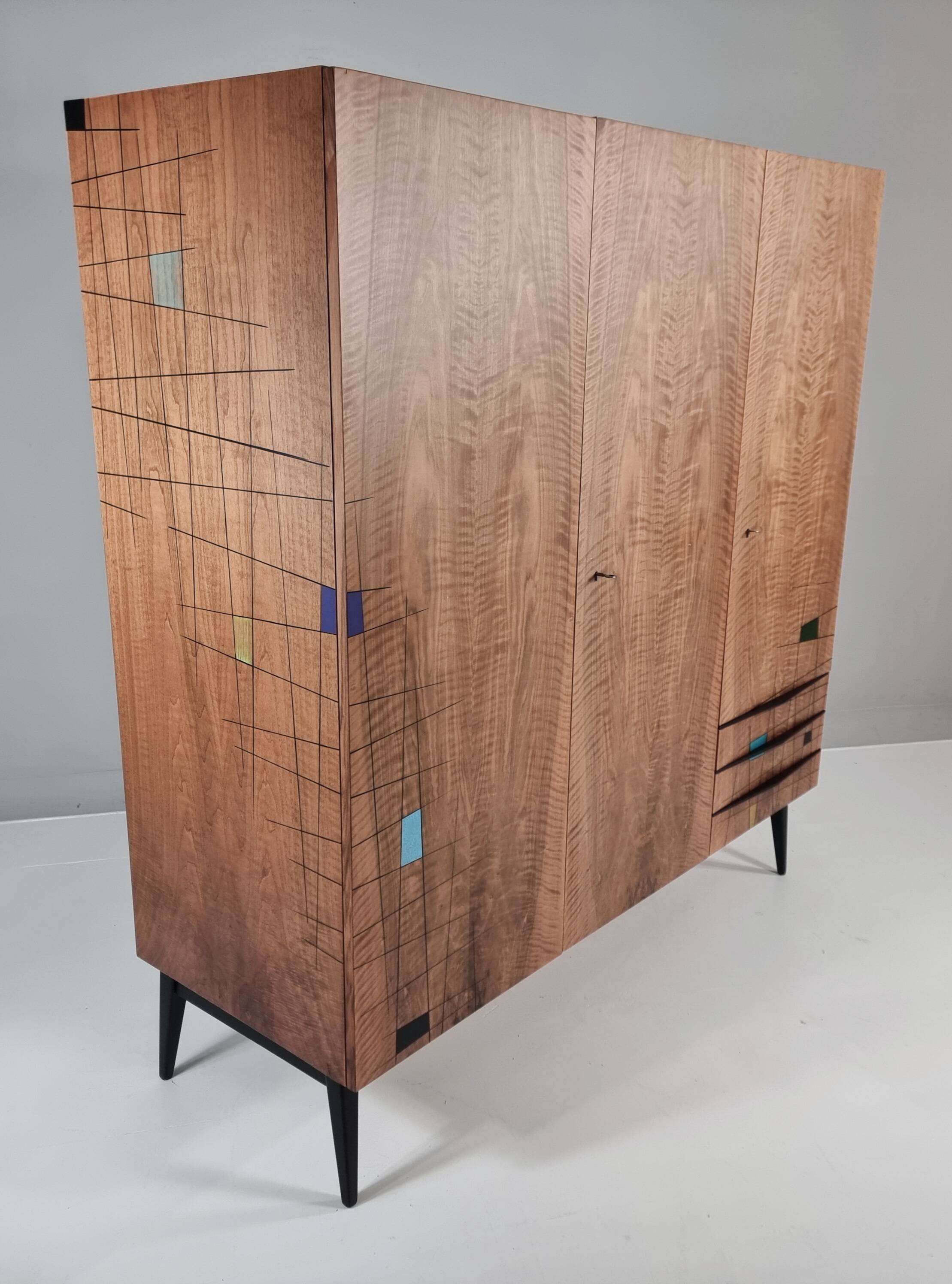 Armoire vintage en noyer, années 1970