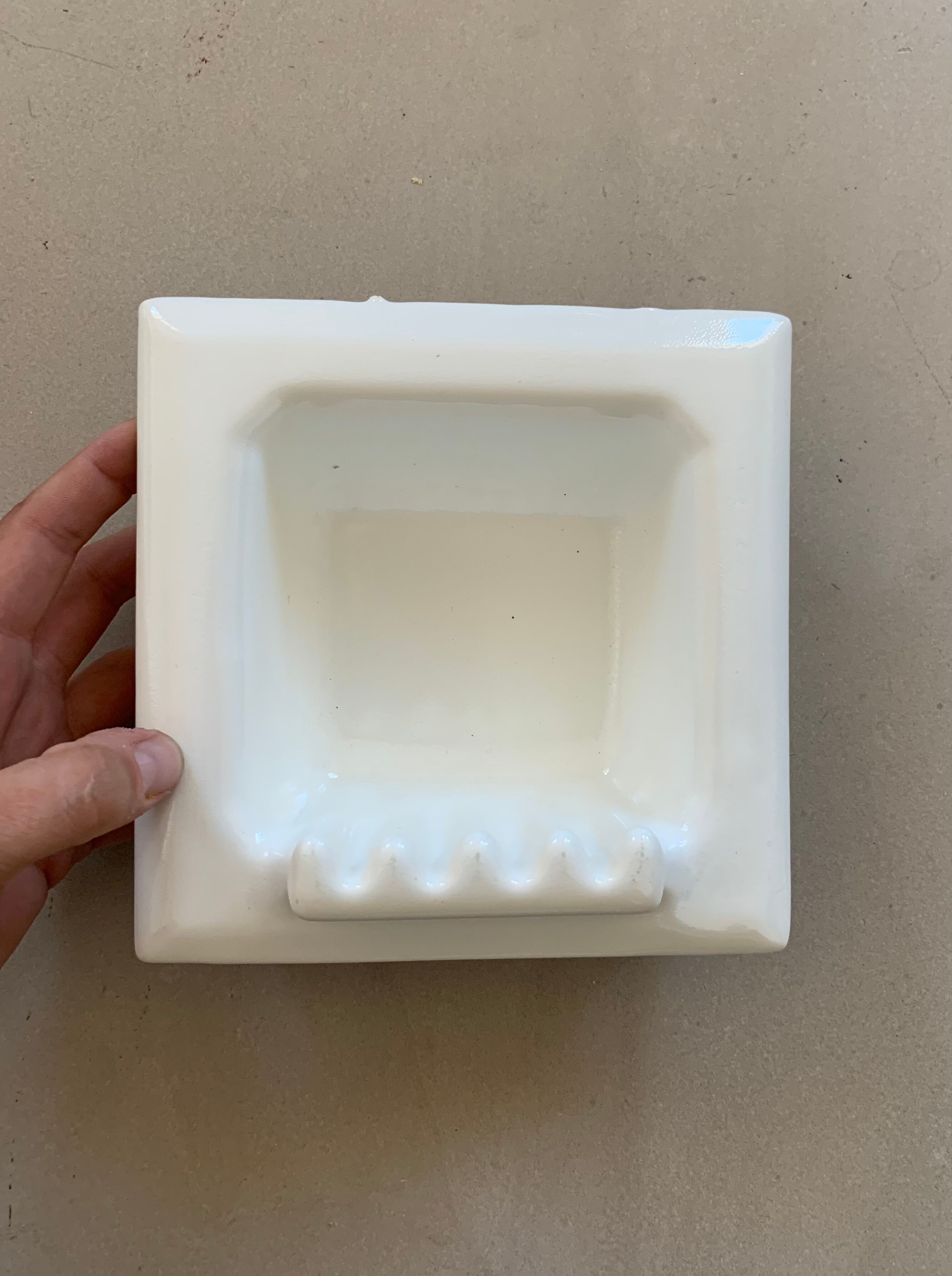 Built-in ceramic wall soap dish