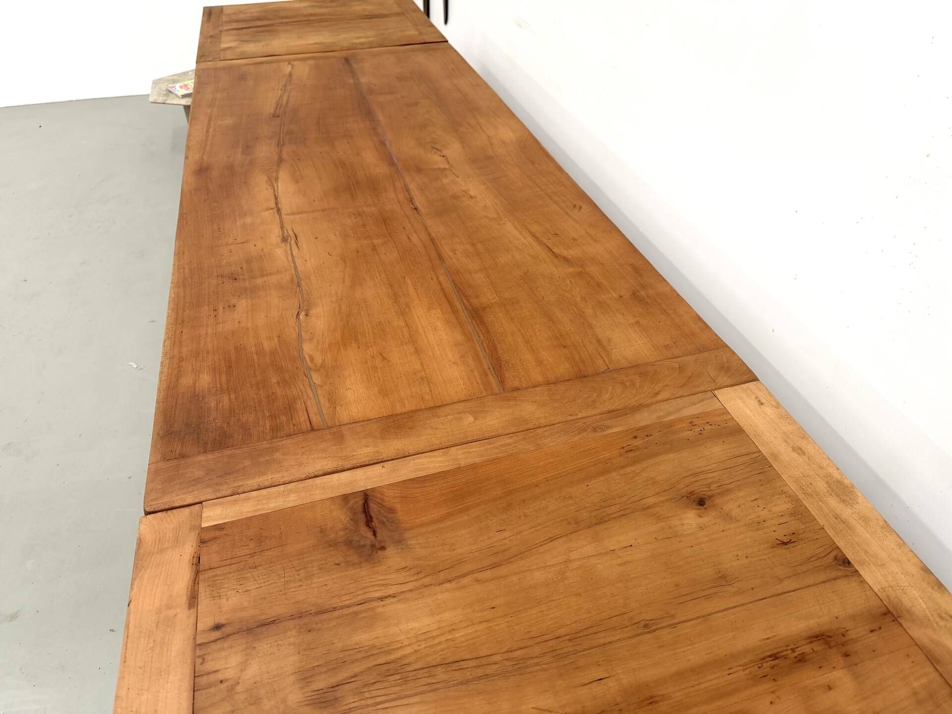 Large extendable farmhouse table in solid cherry wood - 1900s