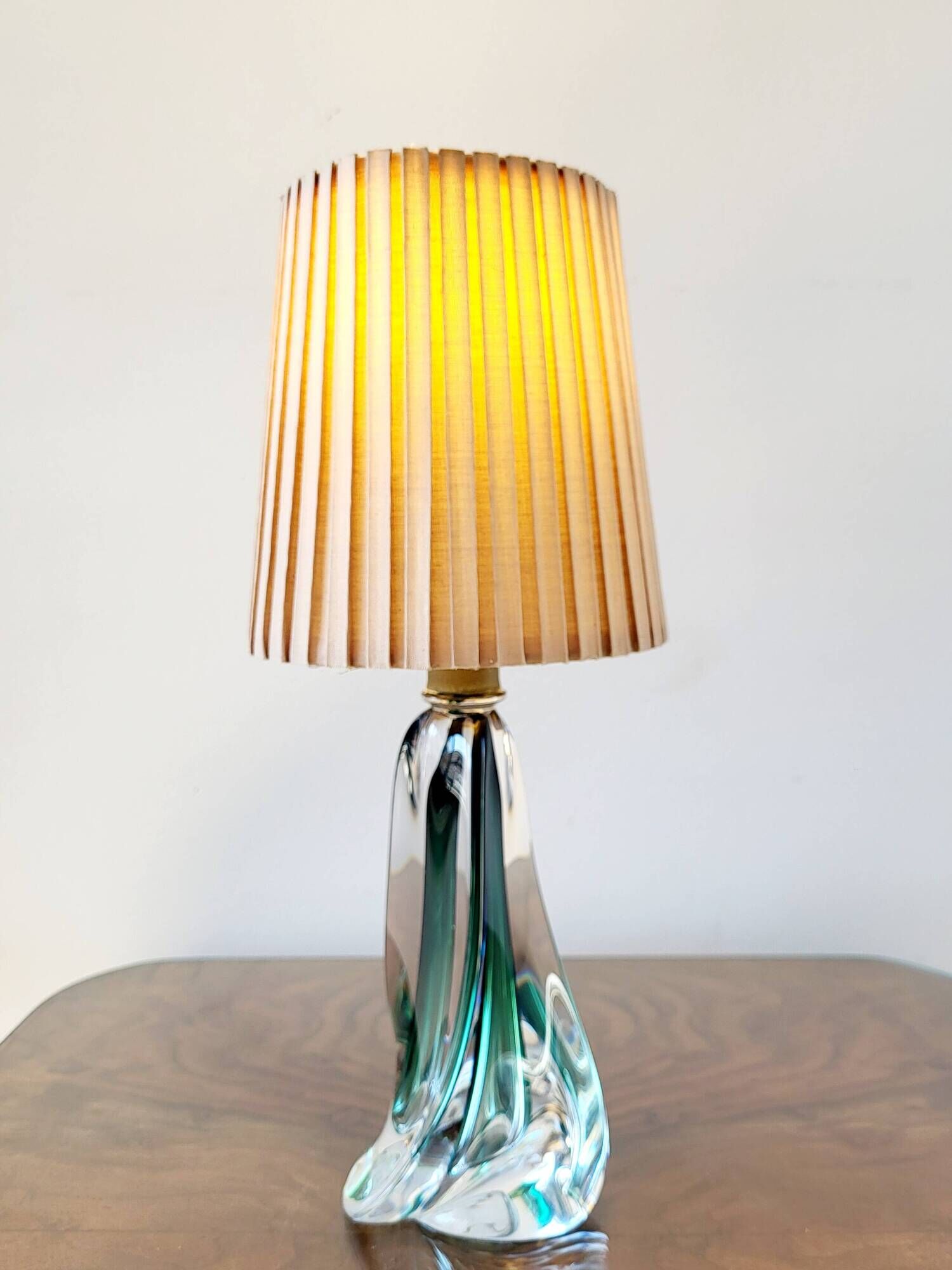 Lampe en cristal Val Saint Lambert à pied tourné, couleur verte, Belgique
