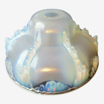 Art deco lamp lampshade or tulip in opalescent glass ezan or verlys