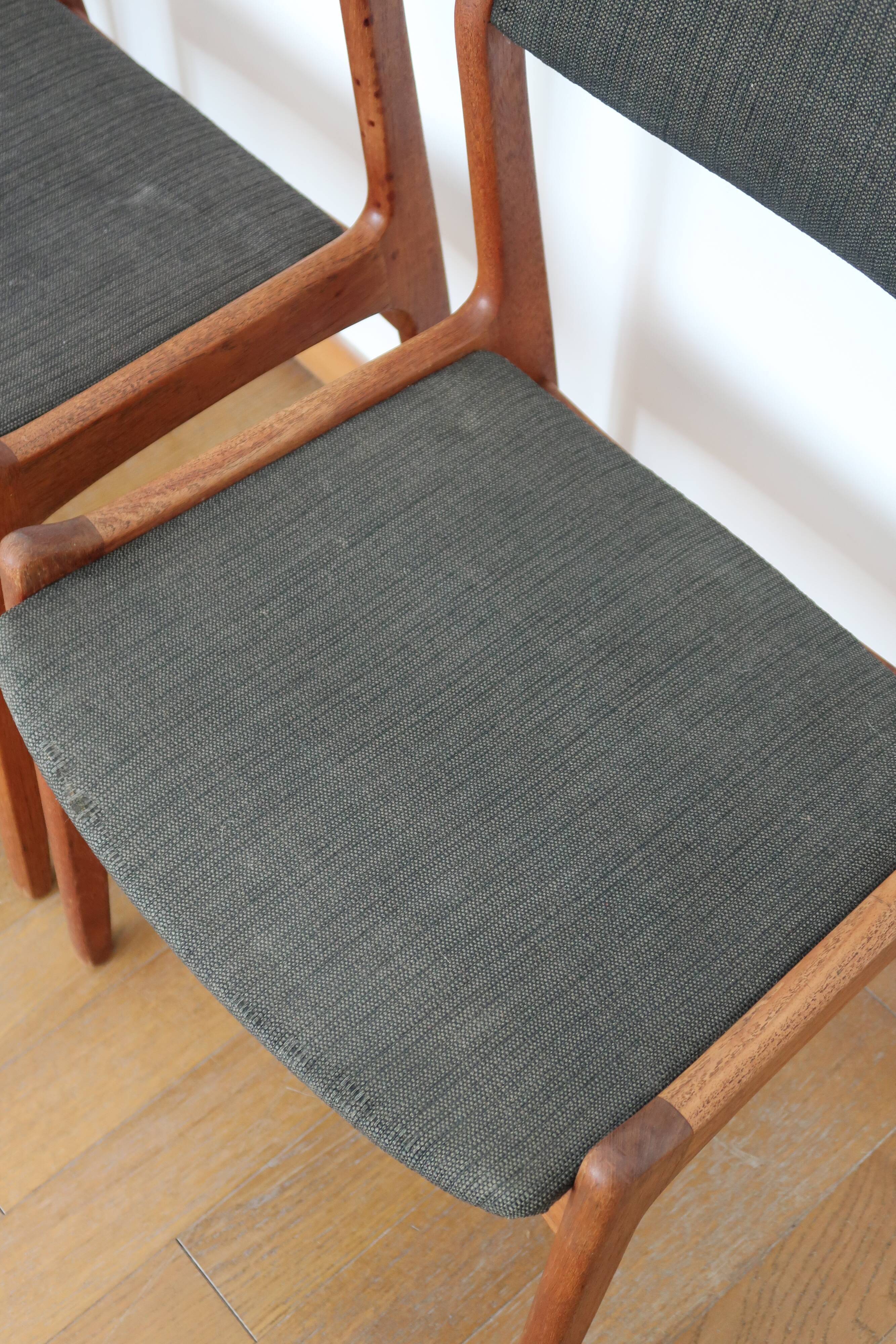 4 chaises vertes danoises estampillées