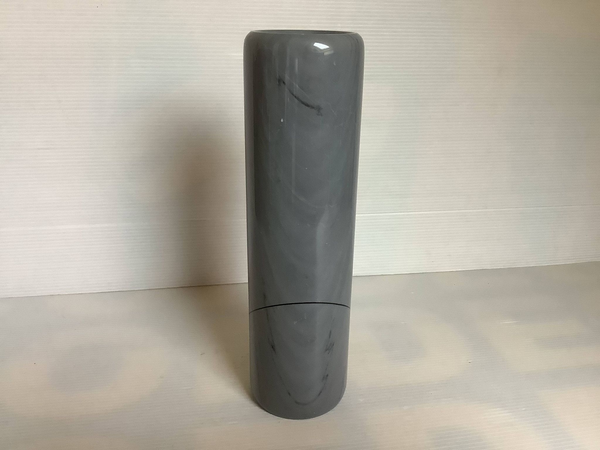 Vase rouleau marbre Mageia Giulio Lazzotti Italy