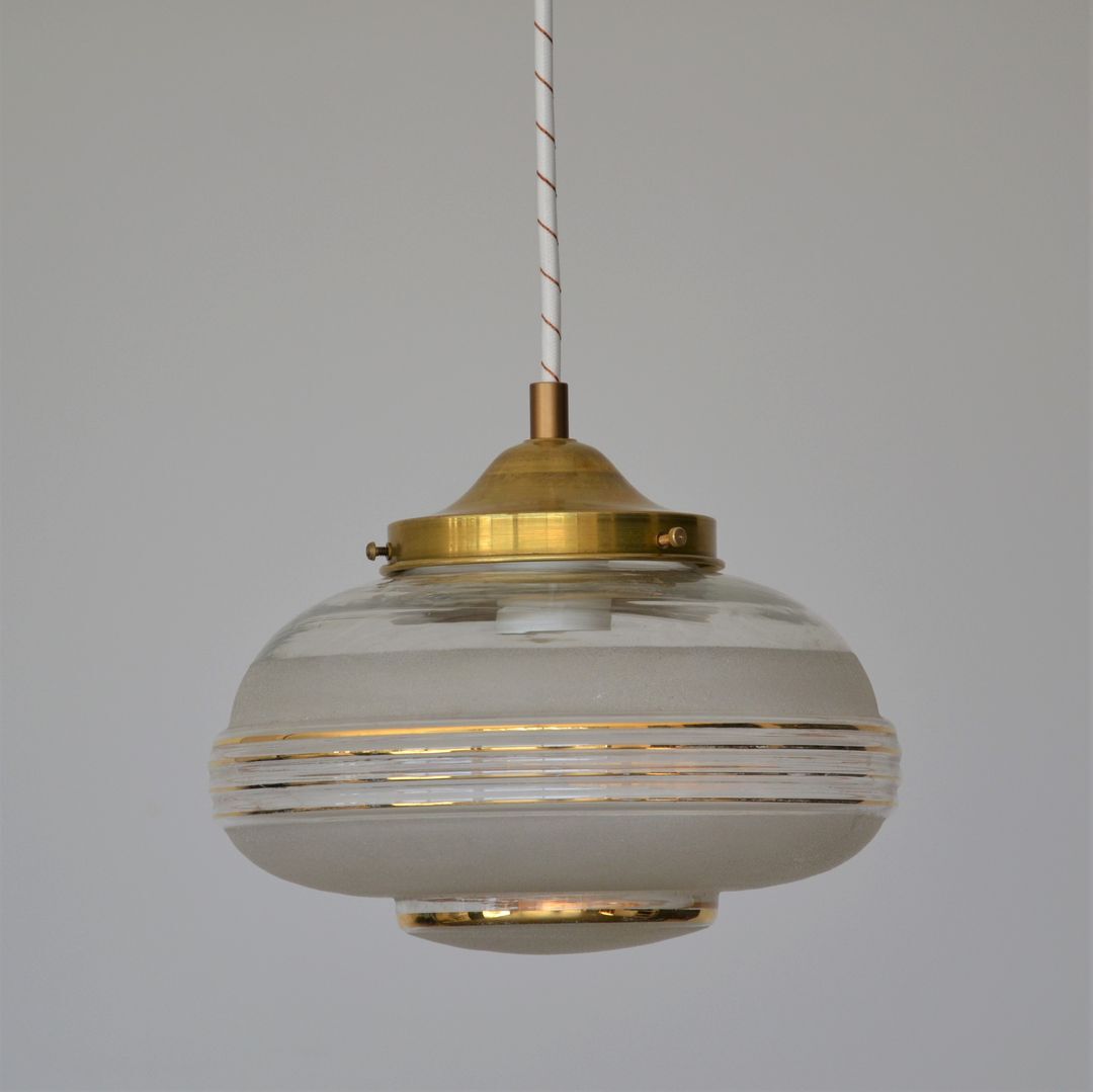 Suspension globe in frosted glass with golden edges