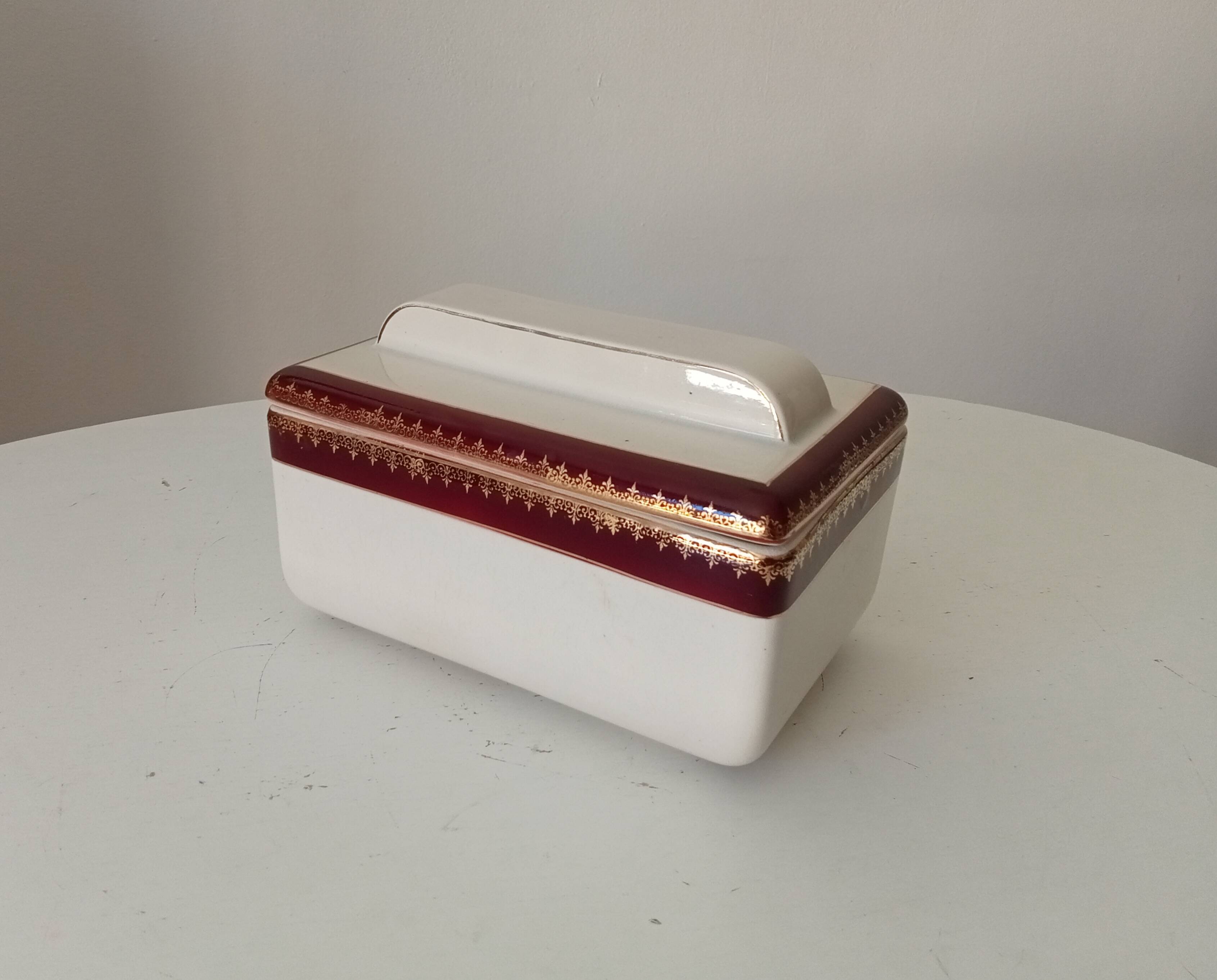 Art Deco bonbonnière from the 1950s, Digoin porcelain.
