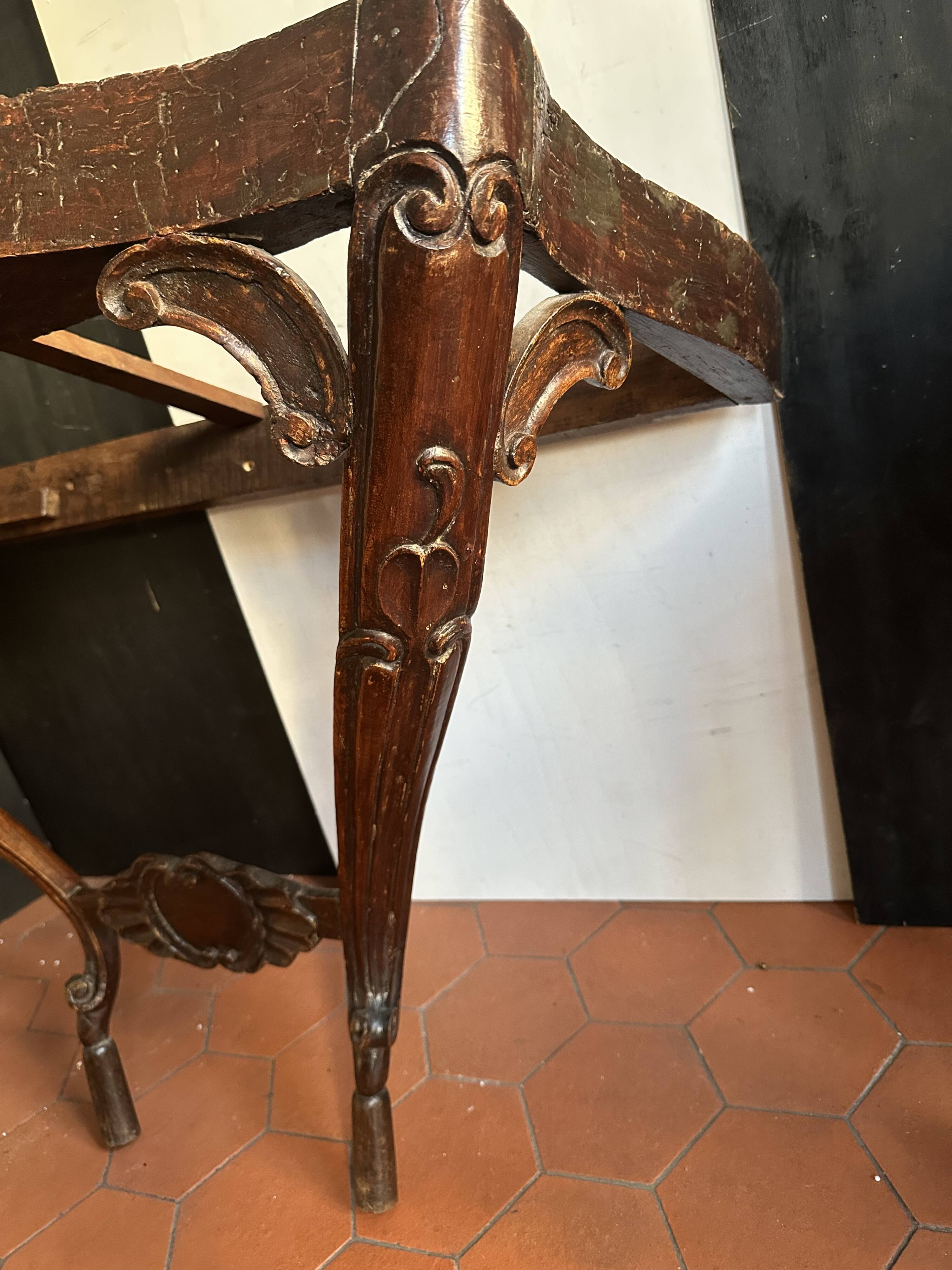 Antique wall console in carved walnut, Louis XV style, 19th century.
