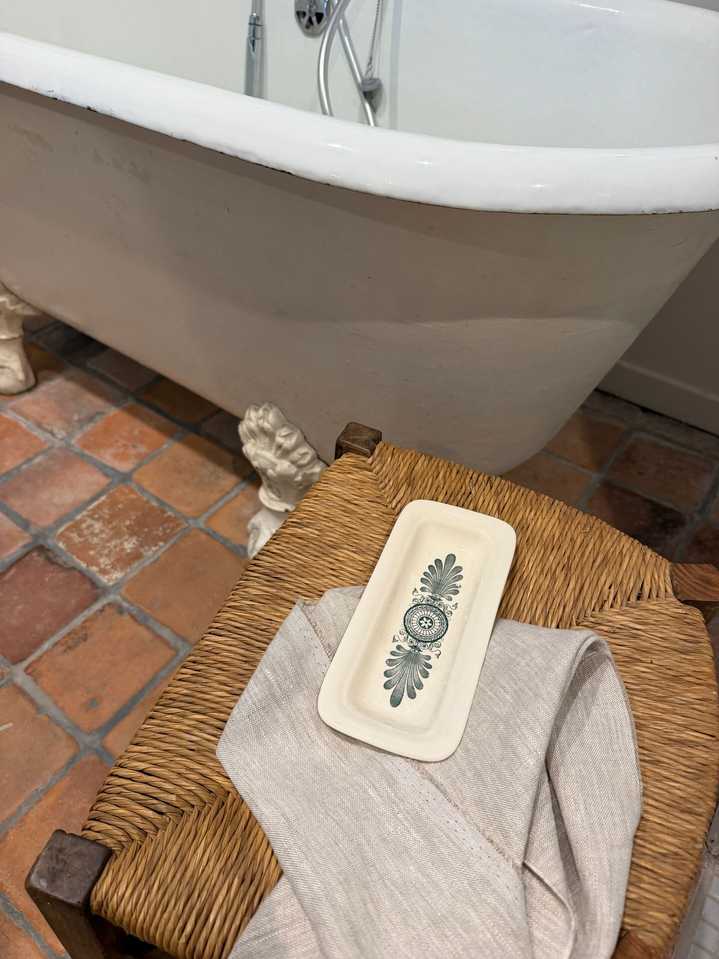 Longchamp soap dish in earthenware