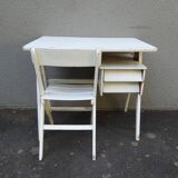 Scandinavian desk with compass legs for children