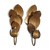 Paire d'appliques en métal doré et décor de feuilles