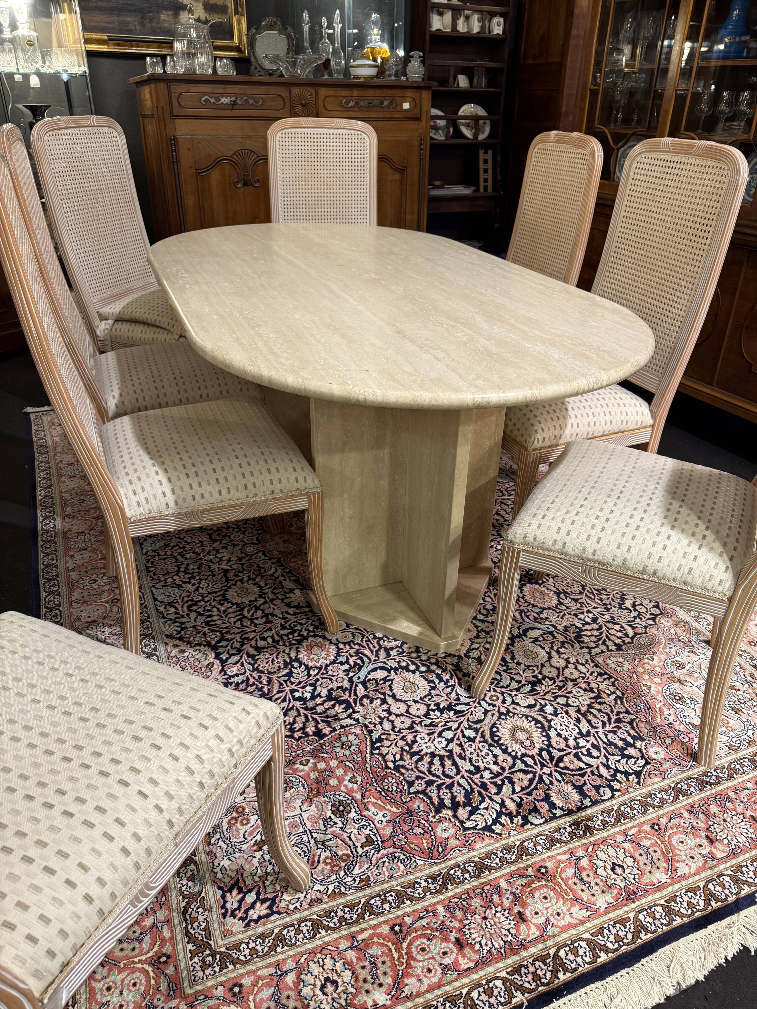 Table en travertin et ses 8 chaises