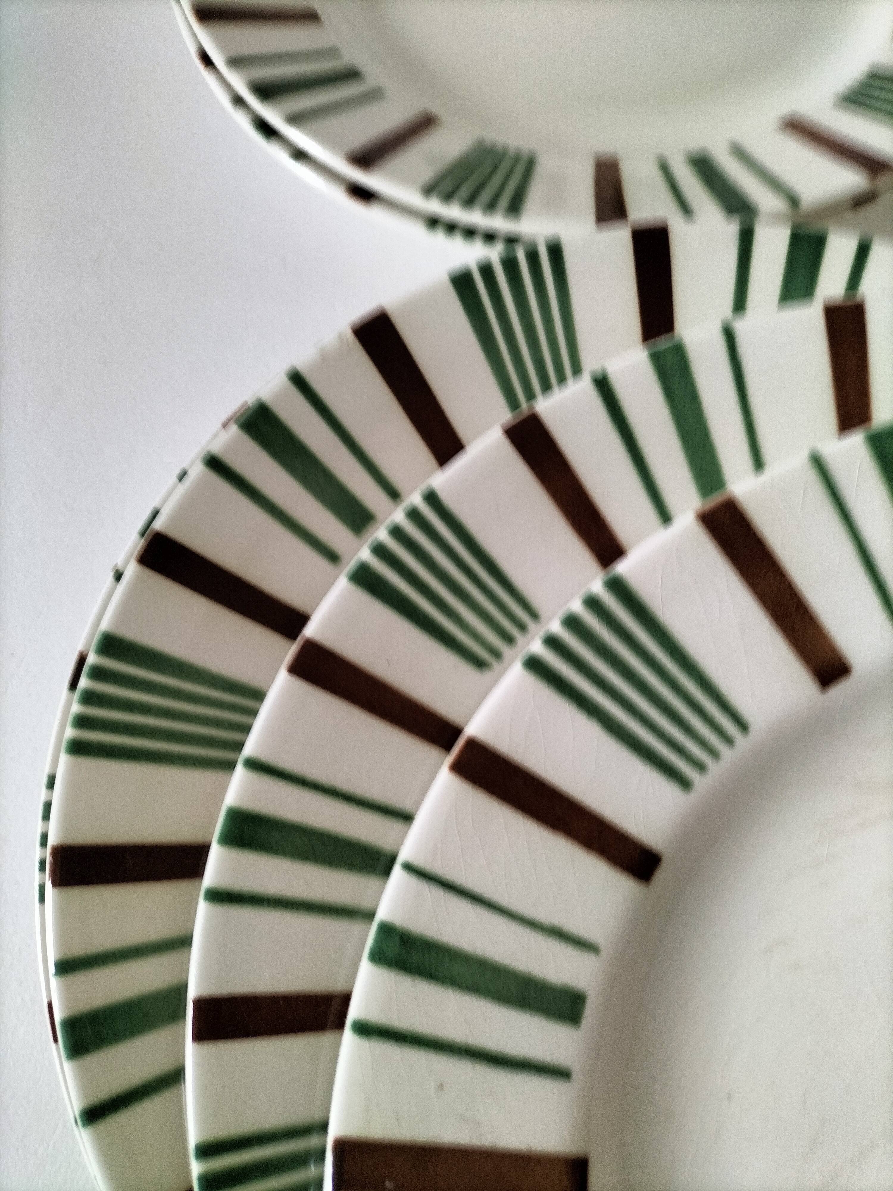8 vintage flat plates Sarreguemines Digoin model 5329