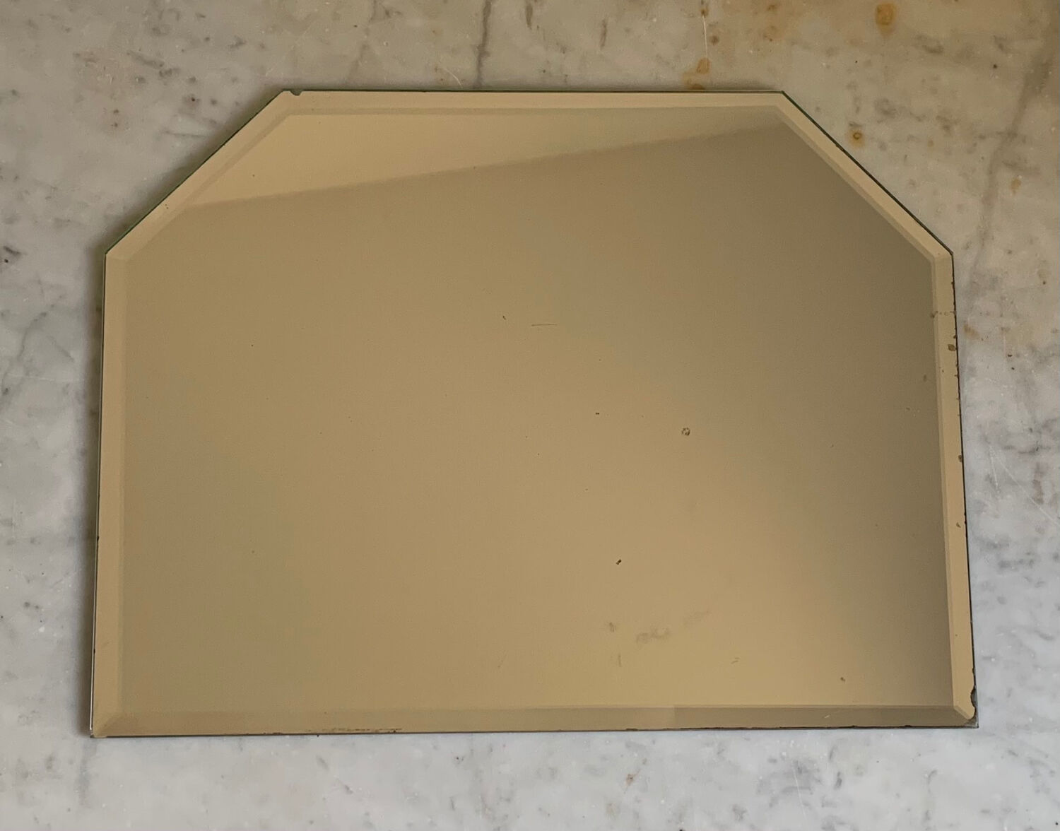 Mirror with cut sides, 40x24 cm