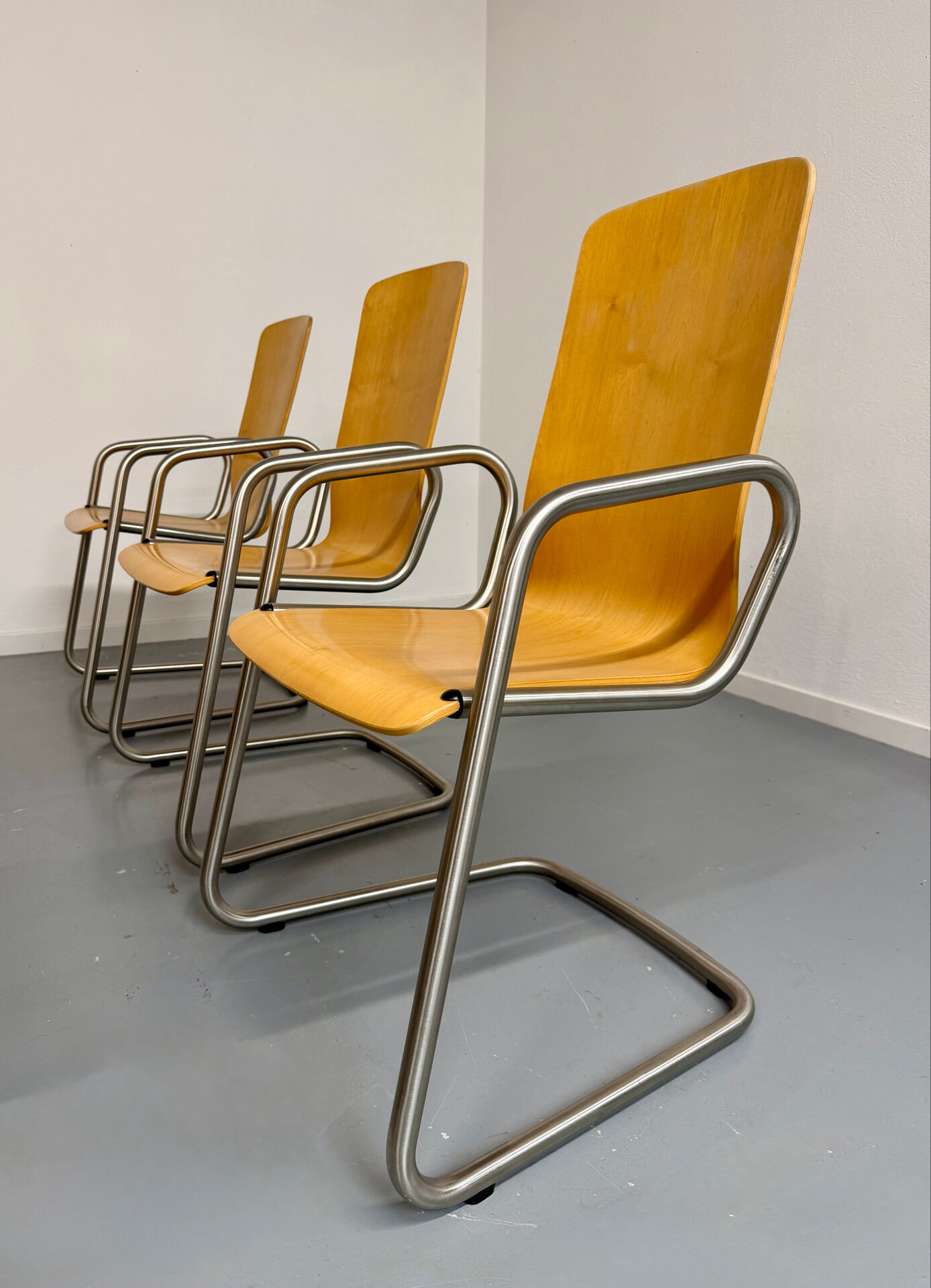 Set of 6 cantilever chairs from the Zumsteg Collection, moulded wood, 1980s.