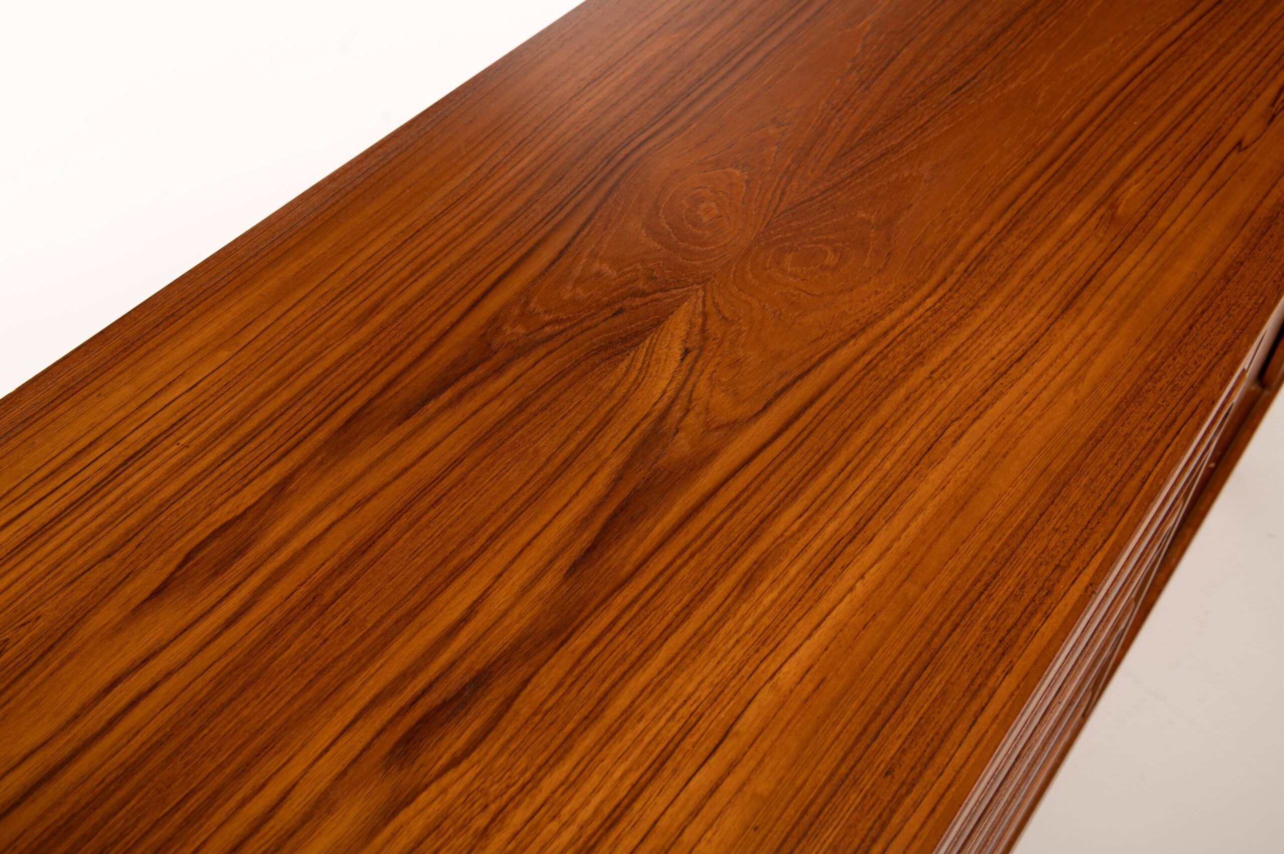 Buffet scandinave par Johannes Andersen, Danemark années 1960