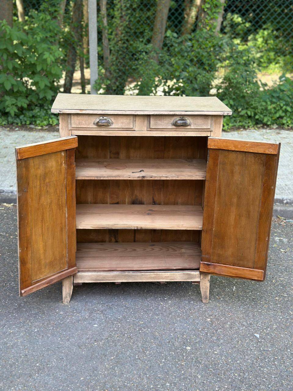 Renovated vintage Parisian buffet in solid wood from the 1940s.