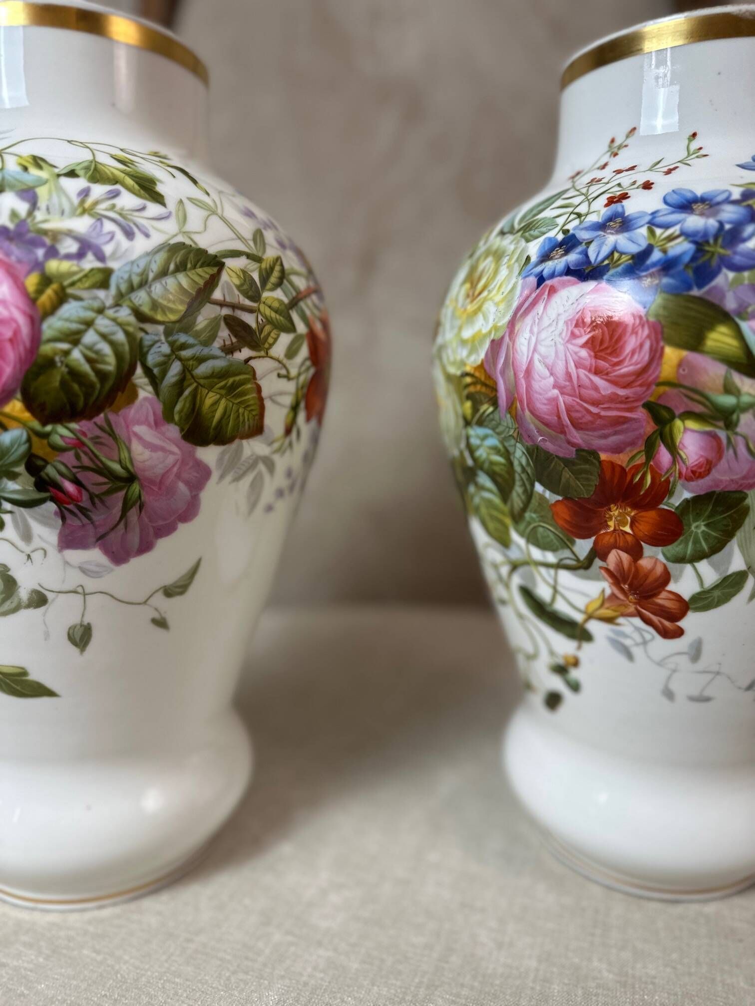 Pair of porcelain vases from Paris