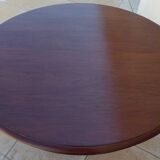 Extendable mahogany table with 6 tapered and fluted legs, Louis XVI style