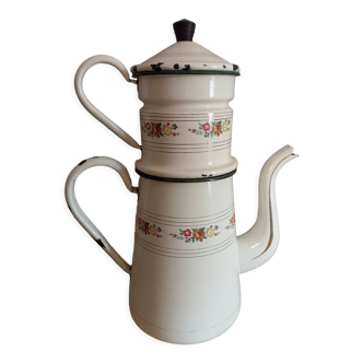 Enamelled sheet metal teapot