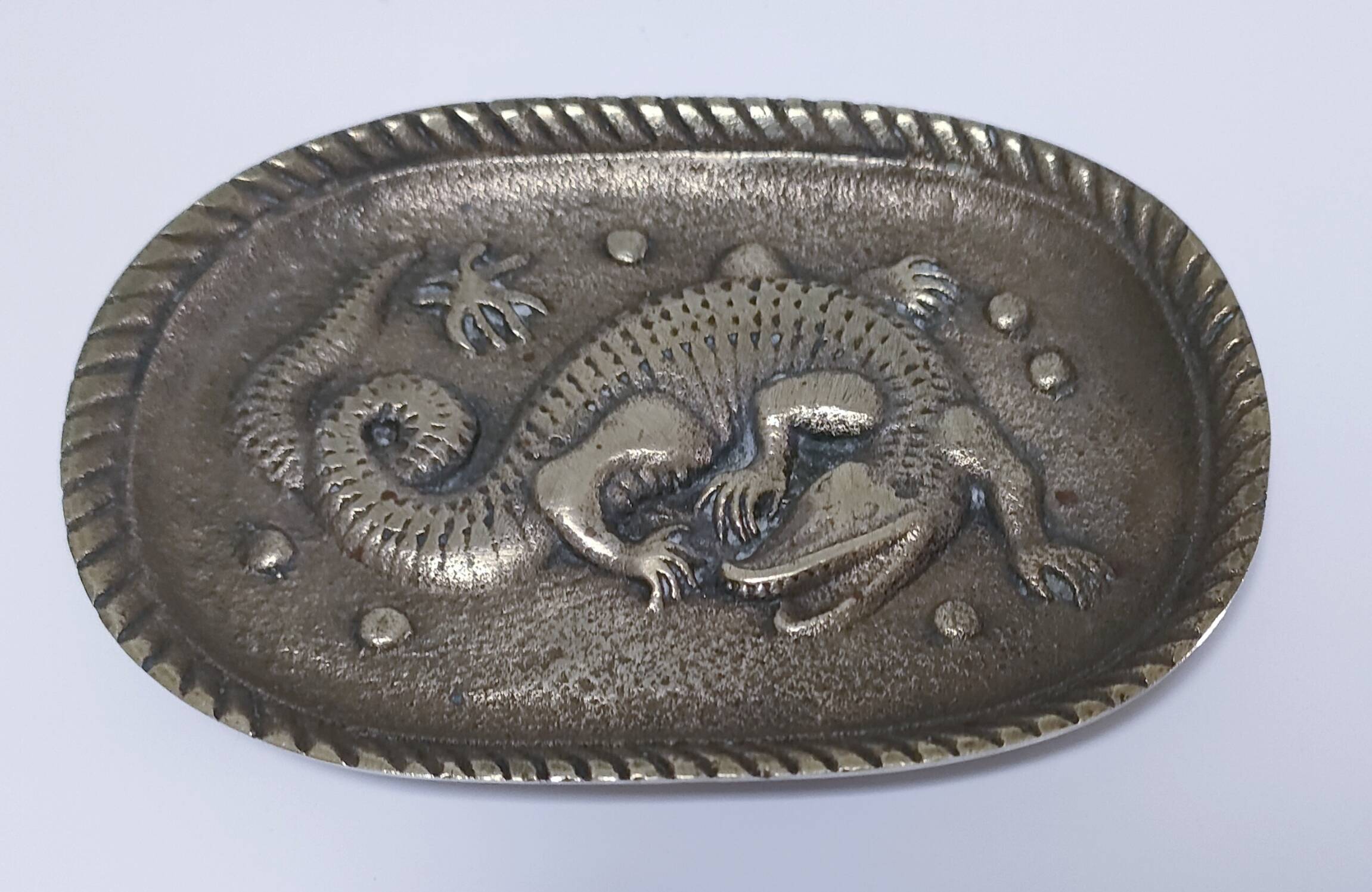 Gold-plated bronze crocodile emptier