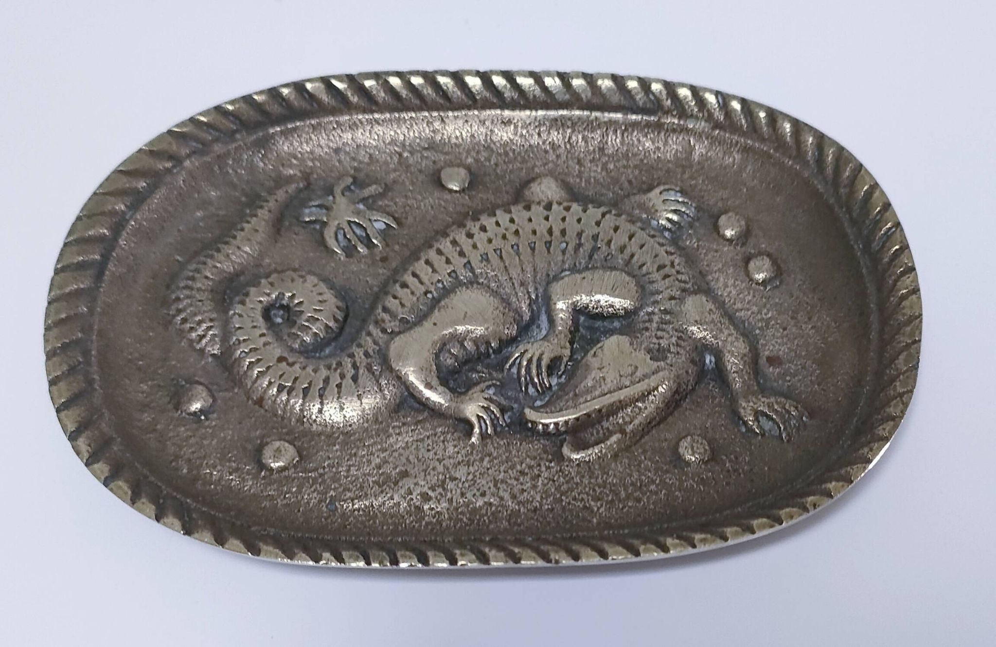 Gold-plated bronze crocodile emptier