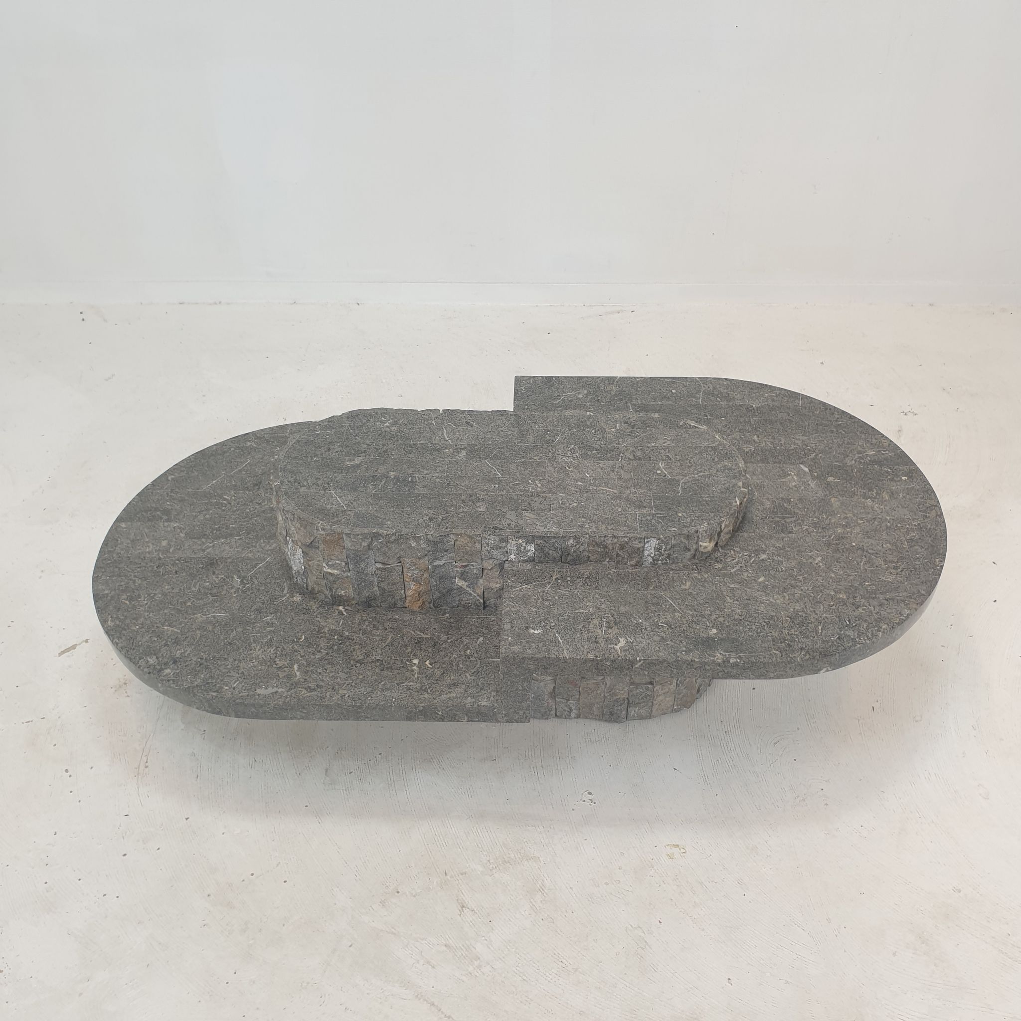 Table basse en pierre fossile, Magnussen Ponte, années 1980