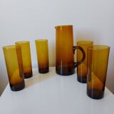 Set carafe and 5 amber glasses