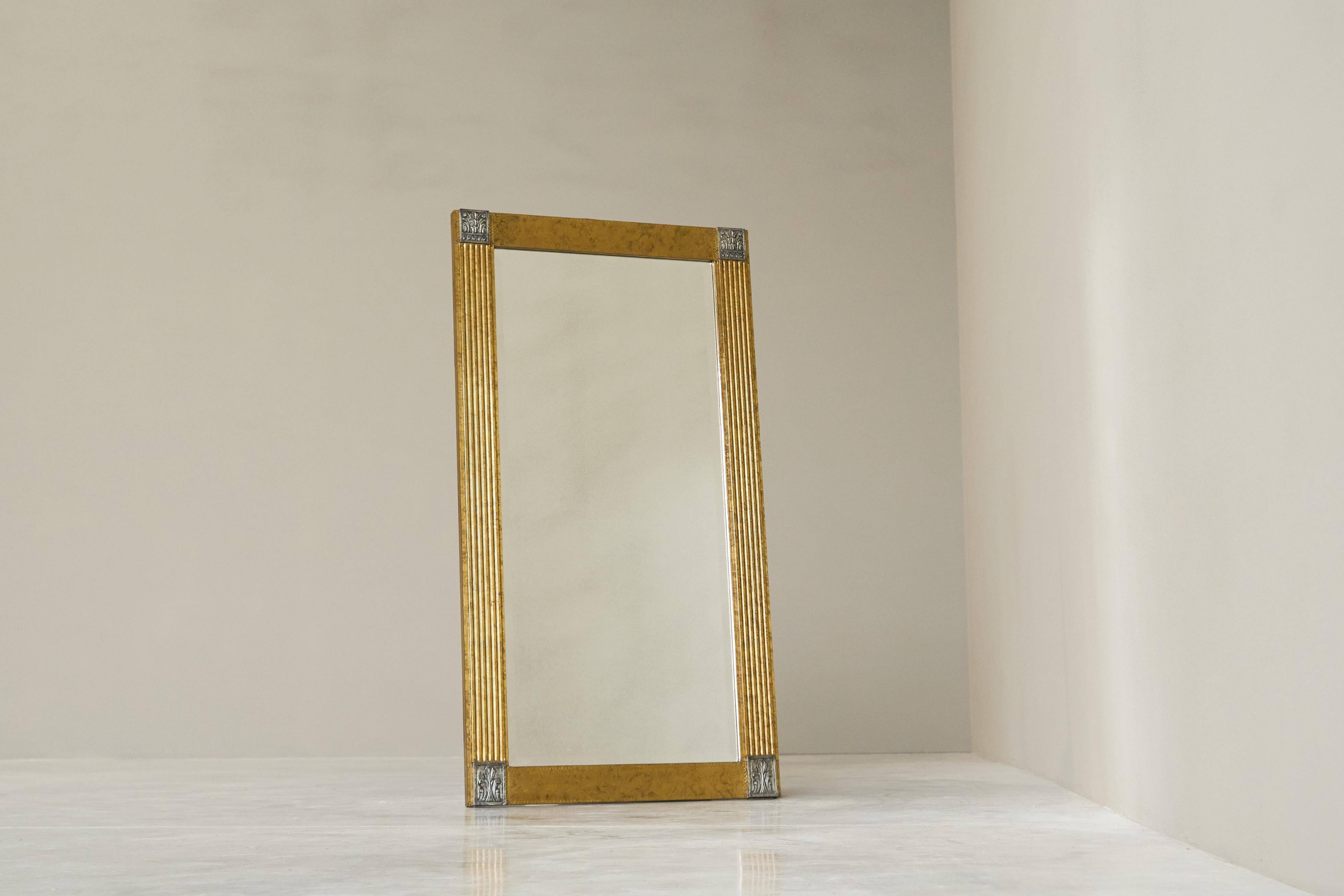 Grand miroir Art déco en laiton patiné avec verre facetté années 1960