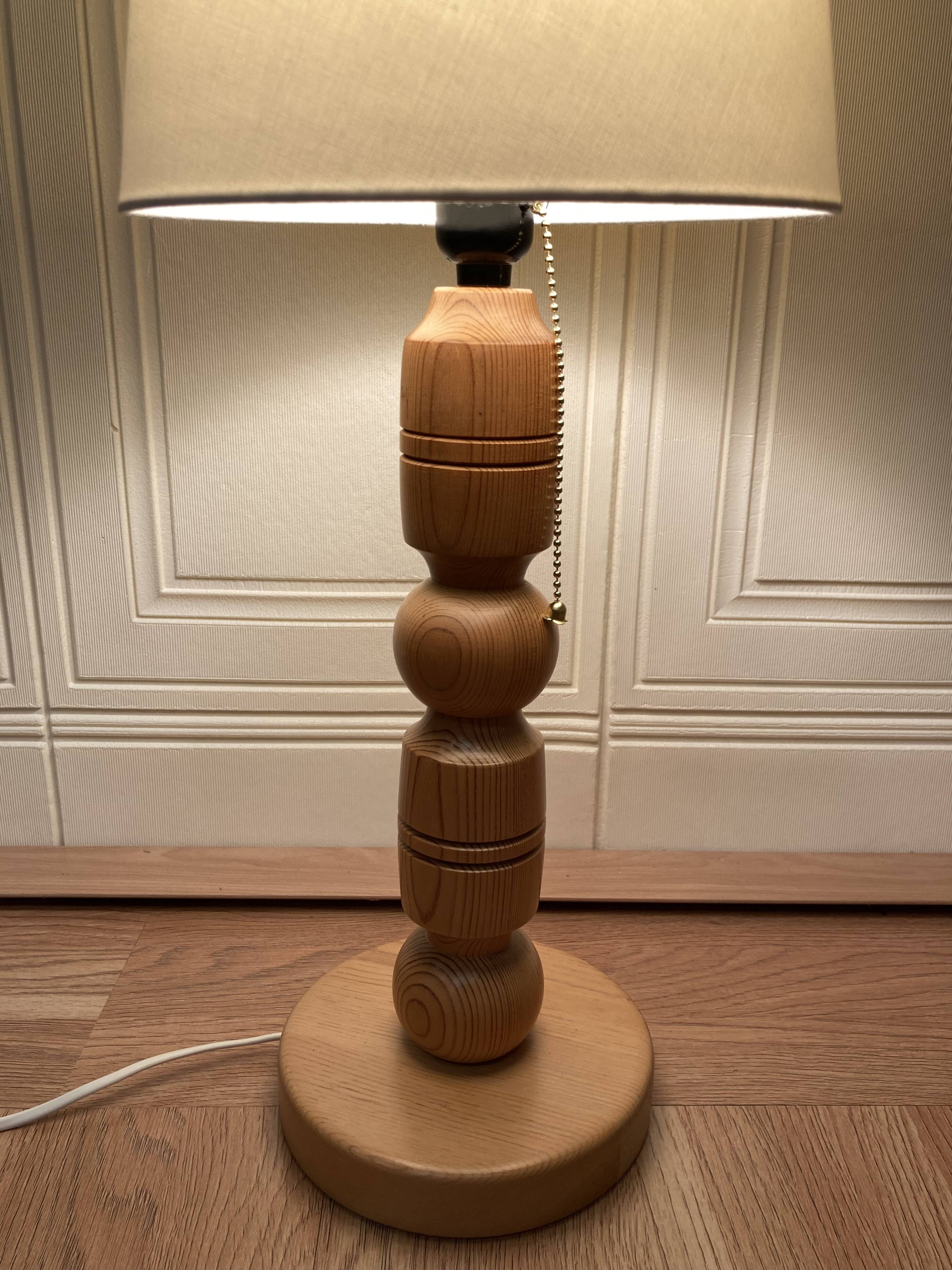 Lampe bois massif 1960 "design scandinave".