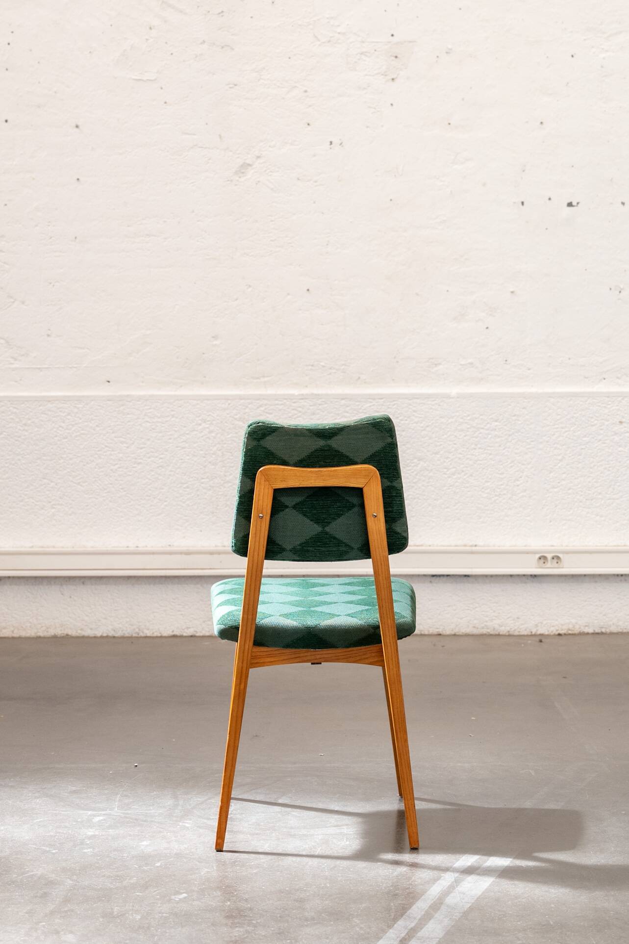 Set of 4 volak chairs