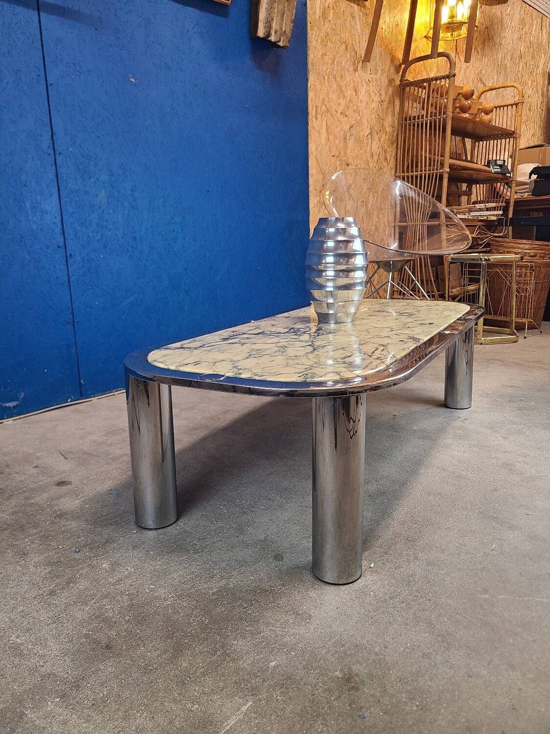 Italian design coffee table from the 70s, marble and chrome