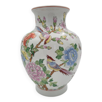 Chinese porcelain vase decorated with flowers and birds