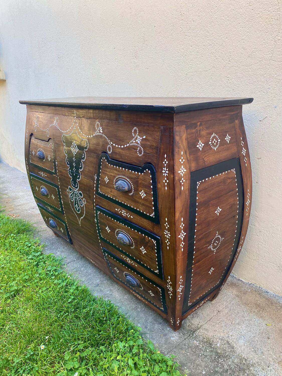 Commode syrienne galbée marqueterie nacre