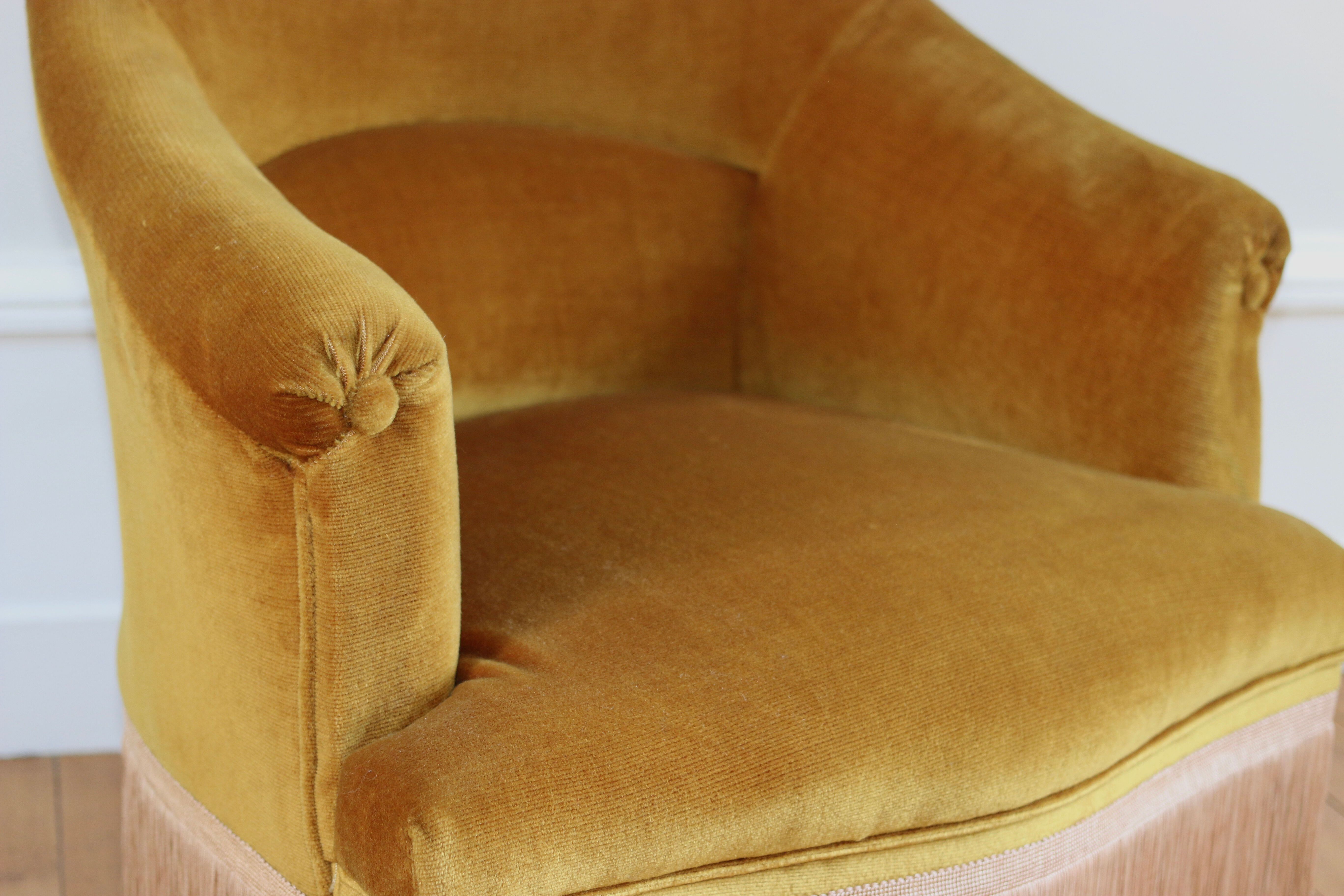 Pair of 1950 gold velvet toad chairs