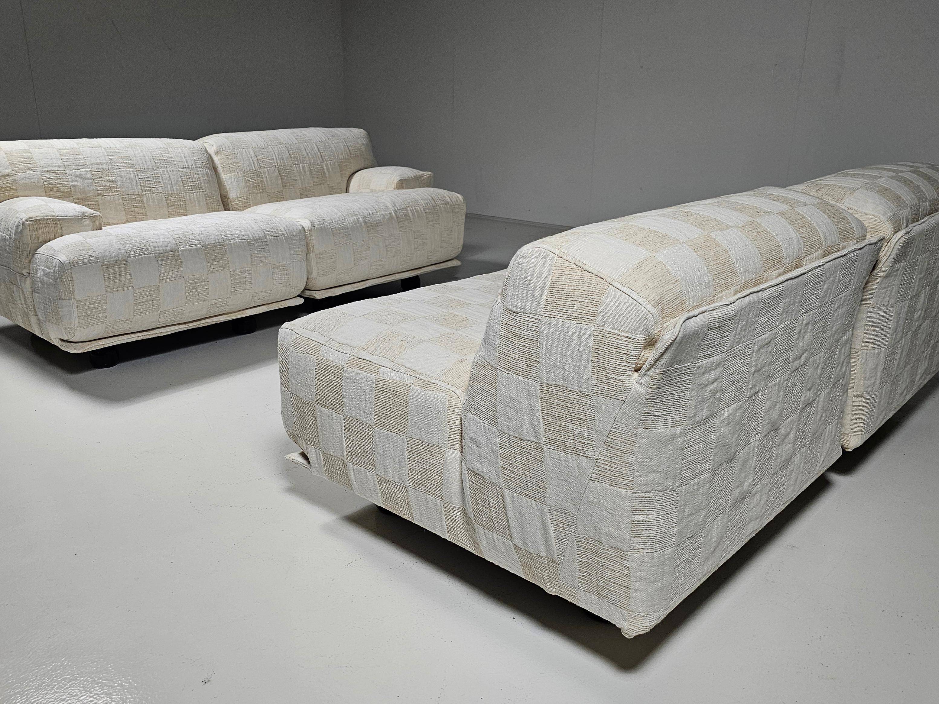 Modular canapé Fiandra in cream check fabric by Vico Magistretti for Cassina