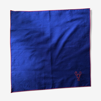 Hand-embroidered revalorized fabric napkin