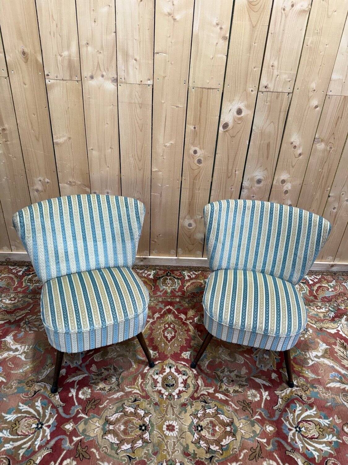 Pair of cocktail armchairs – 1960s – Two-tone velvet – Wooden legs
